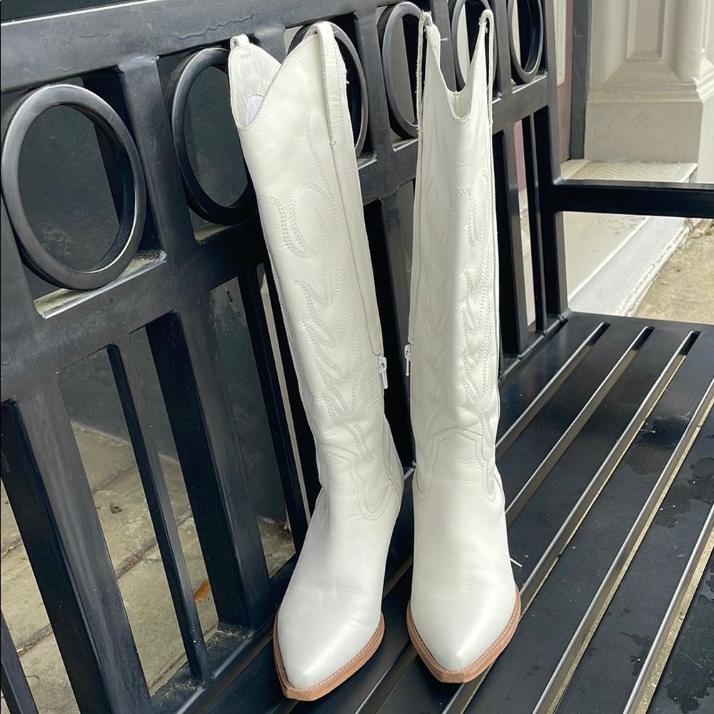 Ladies Coconut by Matisse boots Size 9.5 Preowned